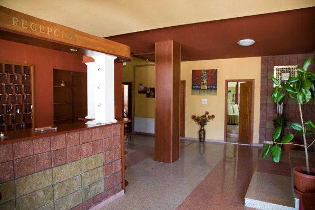 Uni Palas Kavadartsi Extérieur photo